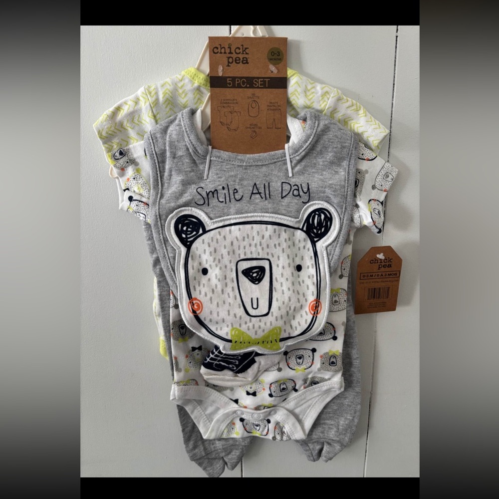 Chick Pea 5-Piece Baby Set - Gray, White, and Green
